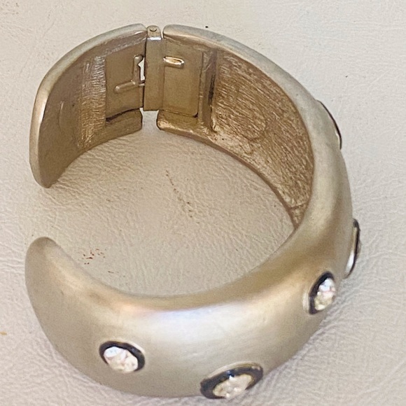 🌟Vintage Kenneth Jay Lane Hinged Rhinestone Bracelet - Picture 5 of 7